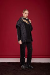 KAPİTONE İŞLEMELİ YELEK